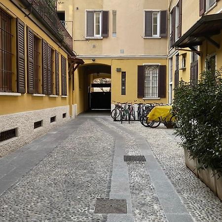 Appartamento Bilocale Di Design Con Vista In Crocetta Quadronno Milano Esterno foto